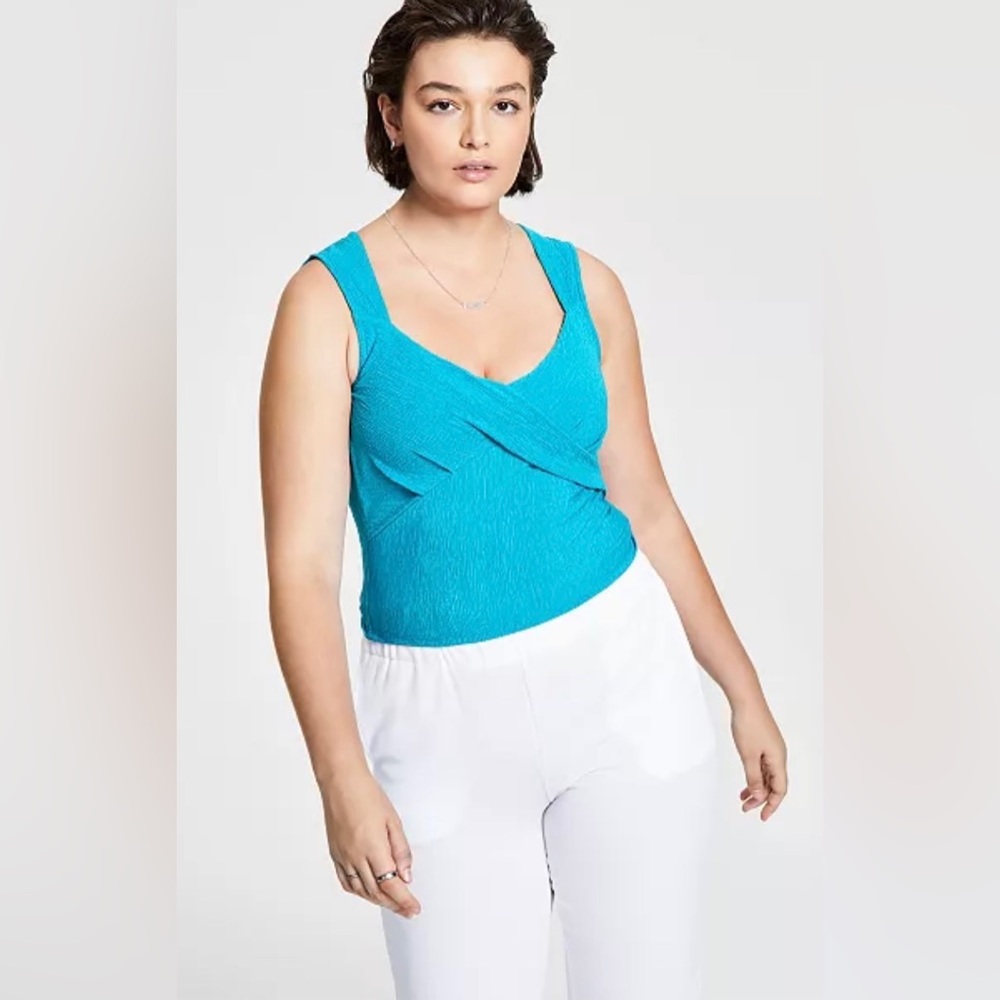 BAR III
Women's Bustier Tank Top. Rich Teal Color. Brand New.